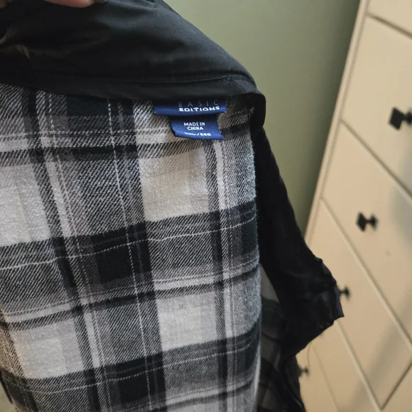 💝 2/$15 or 3/$20  Basic Editions Black Quilted Women's Puffer Vest - Picture 4 of 4